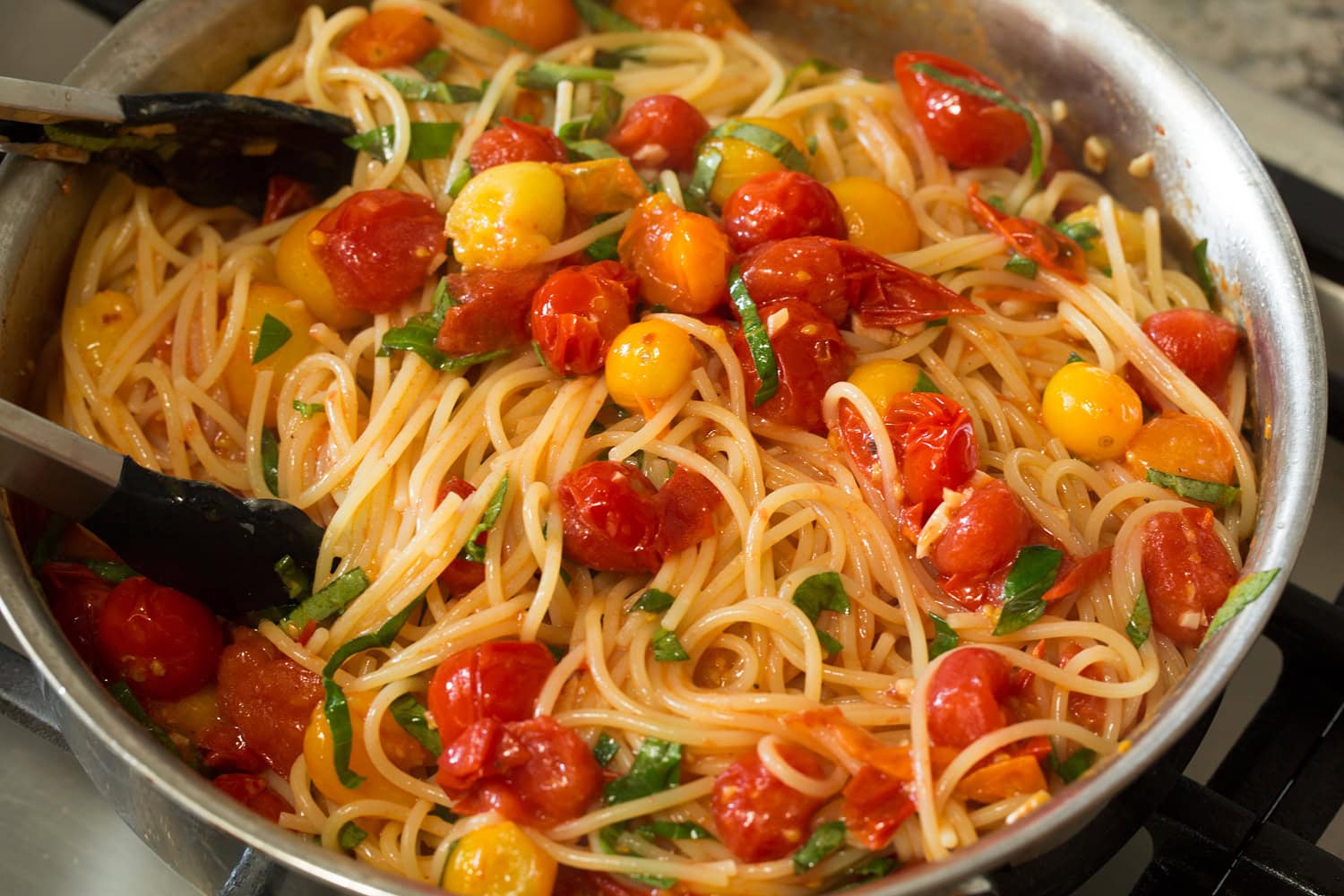 Completed cherry tomato pasta.