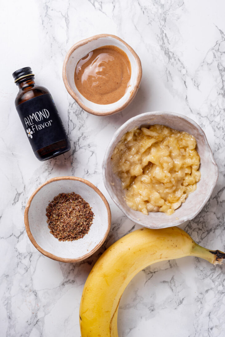 Ingredients needed for chocolate peanut butter overnight oats.